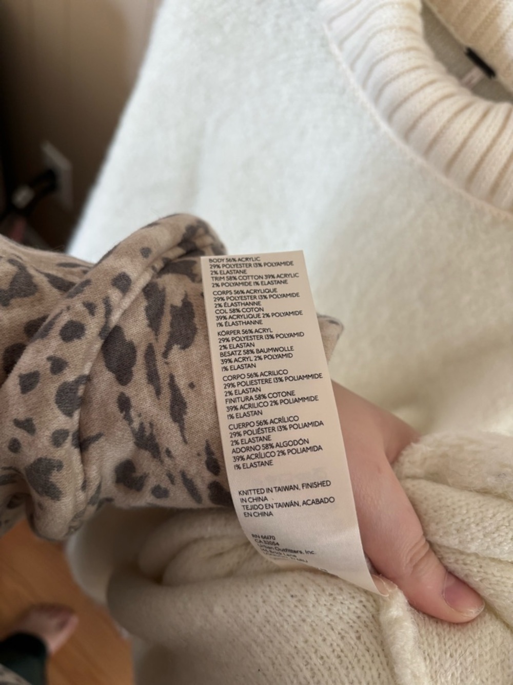 Free People Milo Turtleneck Sweater NWT - Picture 7 of 7